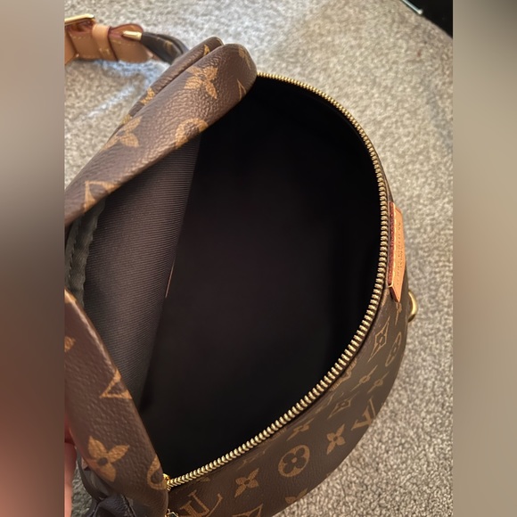Authentic Louis Vuitton Bum bag - Picture 6 of 7